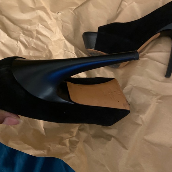 Giuseppe Zanotti black suede platform heels - Picture 8 of 10